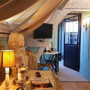 Bed & Breakfast La Perle Secrete, Theneuille